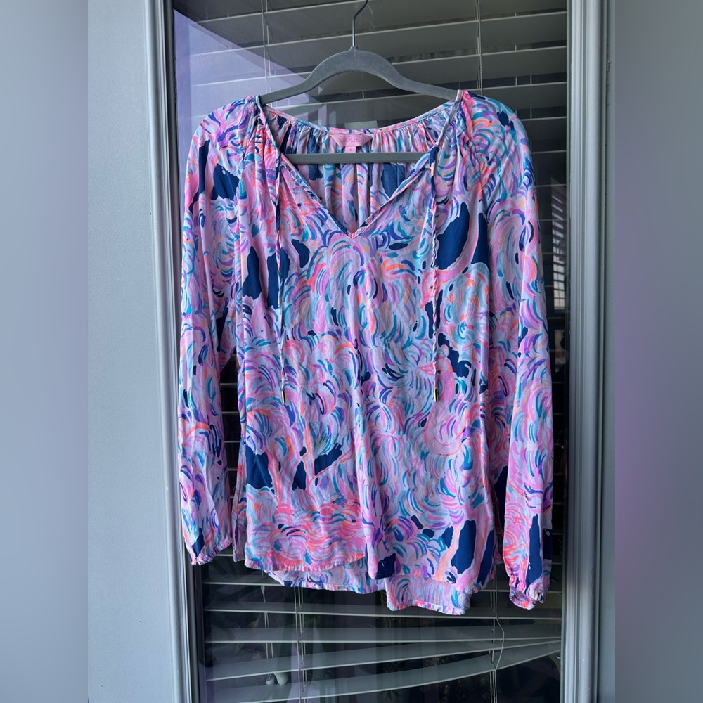 LILLY PULITZER Willa Head in the Sand Ostrich Print Split Neck Top Blouse Small - Picture 2 of 10